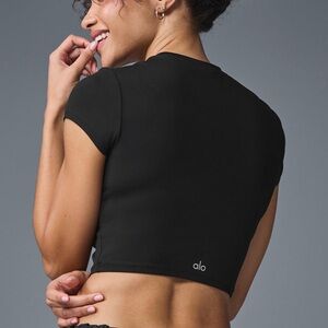Alo Yoga Alosoft Crop Finesse Short Sleeve top